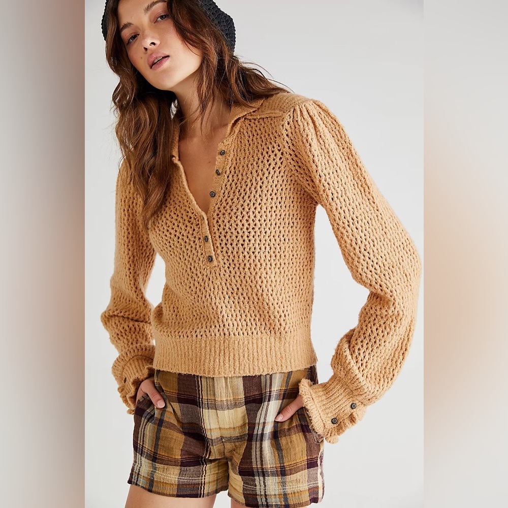 Chunky Knit Polo Sweater in Camel